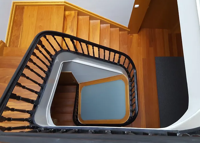 Cool בית הארחה