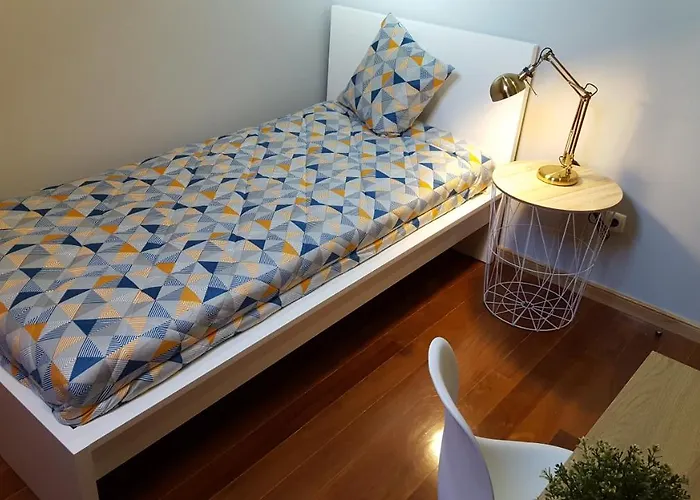 Cool בית הארחה