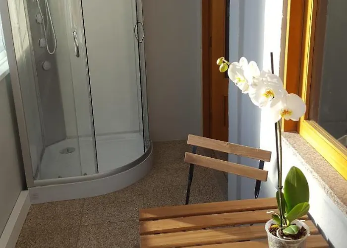 Cool בית הארחה