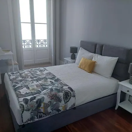 Cool בית הארחה 3*