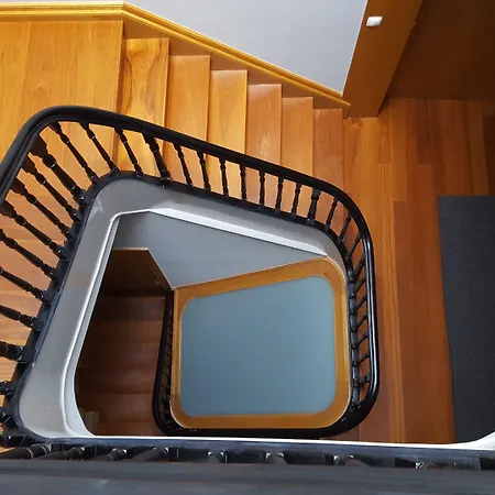 Cool בית הארחה