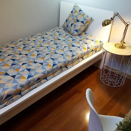 Cool בית הארחה